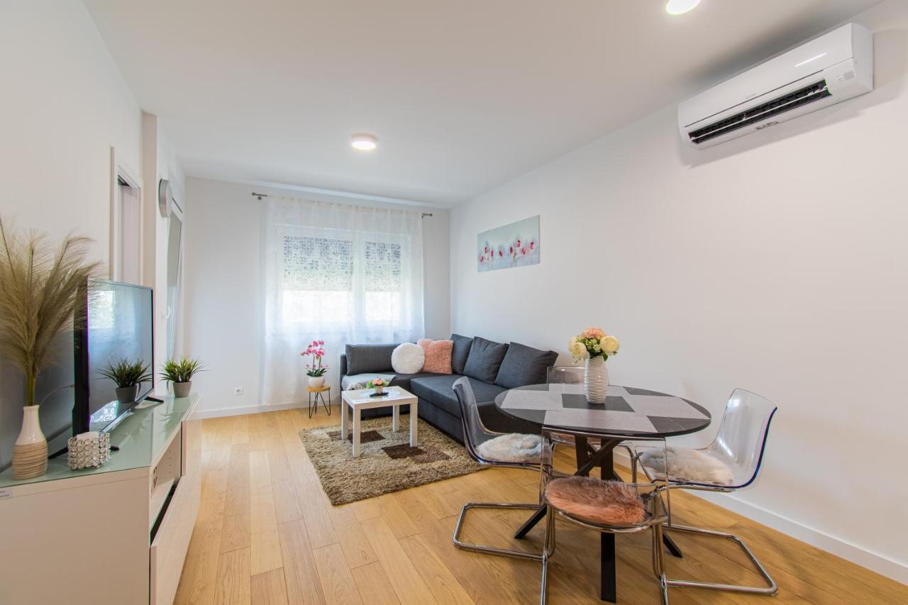 Flexible Selfcheckins 51 - - Garage - Loggia - New Zagreb