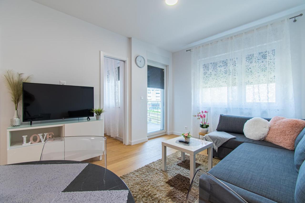 Apartment Flexible Selfcheckins 51 - - Garage - Loggia - New *
